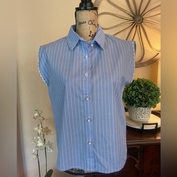 New Ontwelfth Blue Pin Striped Pearl &
Rhinestone Top - Picture 1 of 11